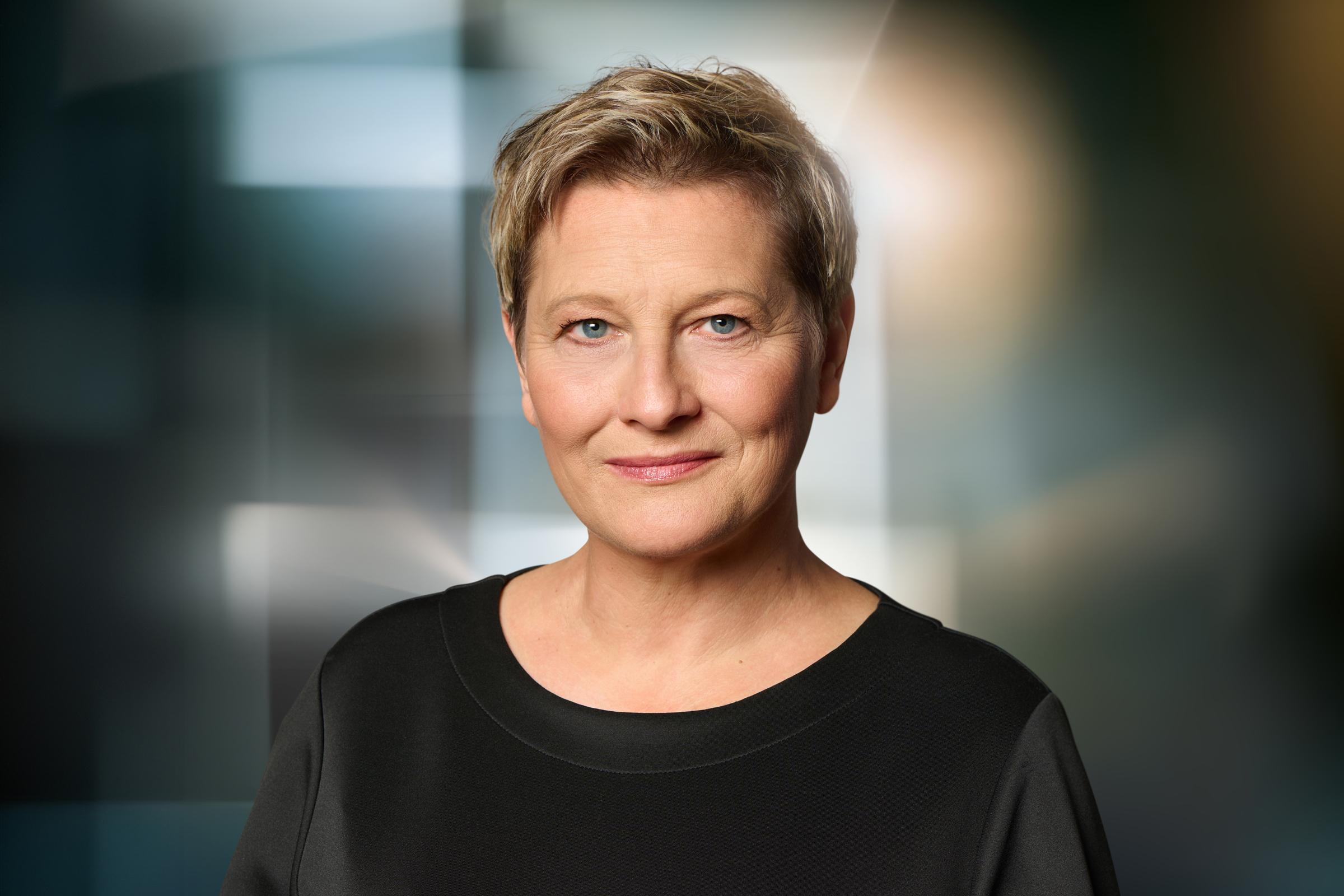 Dr. Elke Platzhoff